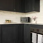 Church Leaze House By N And N Stays, Newly Refurbed Huge 6 Bed House With Ensuite For A Like Experience, Contractor Friendly, Close To Ytl Site, Private Parking And Fast Wifi Будинок відпочинку