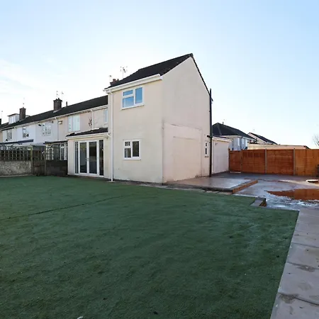 Ferienhaus Church Leaze Place By N And N Stays, Huge 6 Bedroom House With Ensuite For A Like Experience, Contractor Friendly, Close To Ytl Site, Private Parking And Fast Wifi
