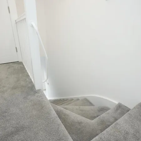 Church Leaze House By N And N Stays, Huge 6 Bed House With Ensuite For A Like Experience, Contractor Friendly, Close To Ytl Site, Private Parking And Fast Wifi Bristol