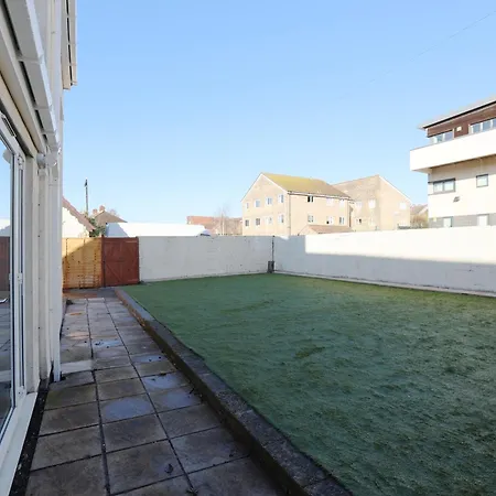 Ferienhaus Church Leaze Place By N And N Stays, Huge 6 Bedroom House With Ensuite For A Like Experience, Contractor Friendly, Close To Ytl Site, Private Parking And Fast Wifi Bristol
