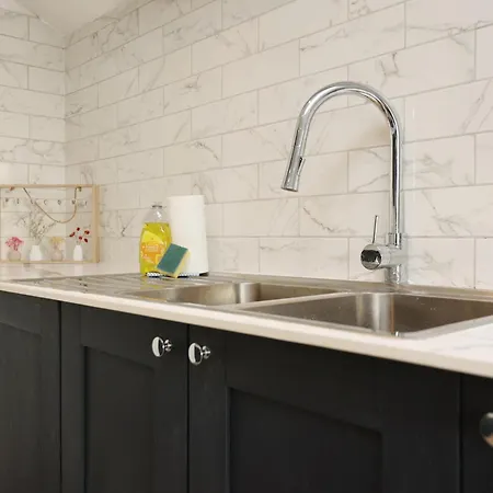 Church Leaze House By N And N Stays, Huge 6 Bed House With Ensuite For A Like Experience, Contractor Friendly, Close To Ytl Site, Private Parking And Fast Wifi Prázdninový dům *