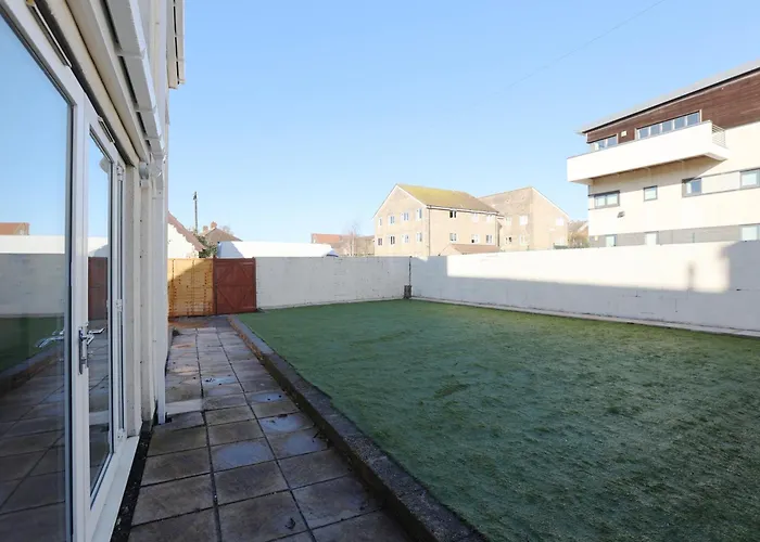 Ferienhaus Church Leaze House By N And N Stays, Newly Refurbed Huge 6 Bed House With Ensuite For A Like Experience, Contractor Friendly, Close To Ytl Site, Private Parking And Fast Wifi Bristol